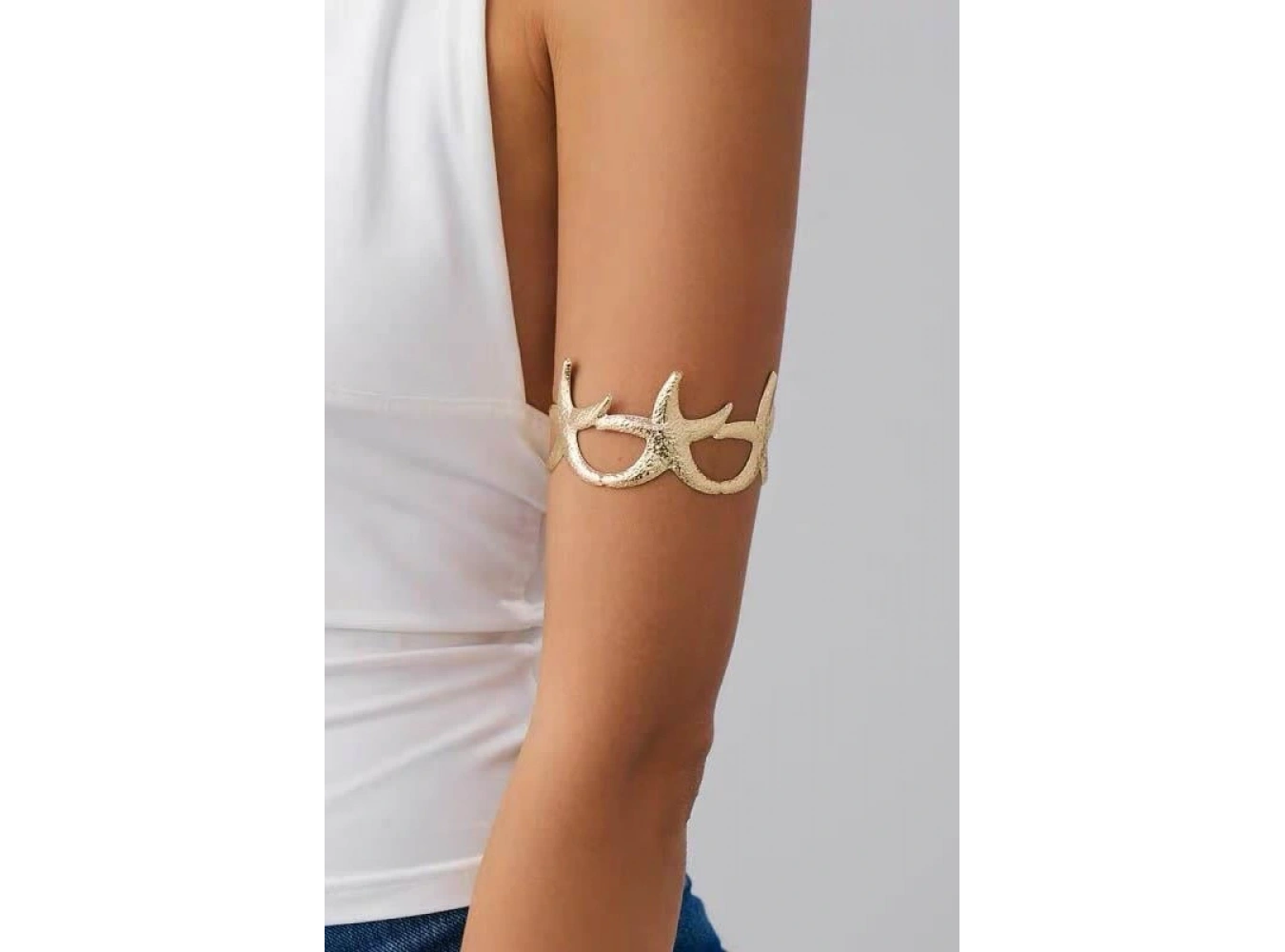 Altın Renk Yıldız Figürlü Tasarım Bileklik Kol Aksesuarı