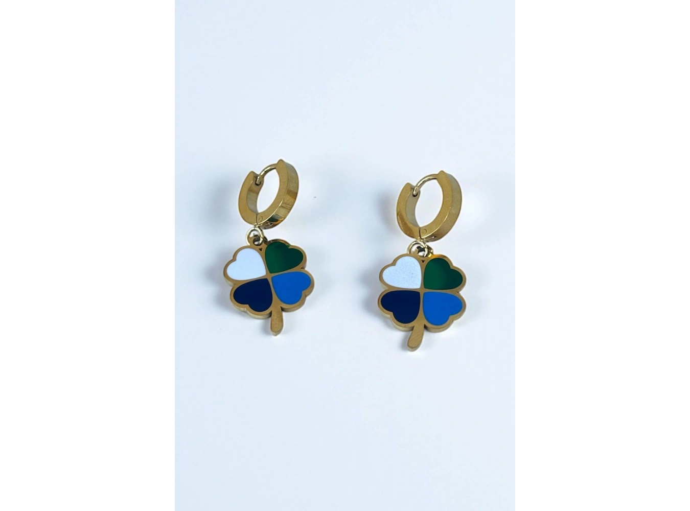 Altın Renk Yonca Figürlü Çelik Küpe (Çift)