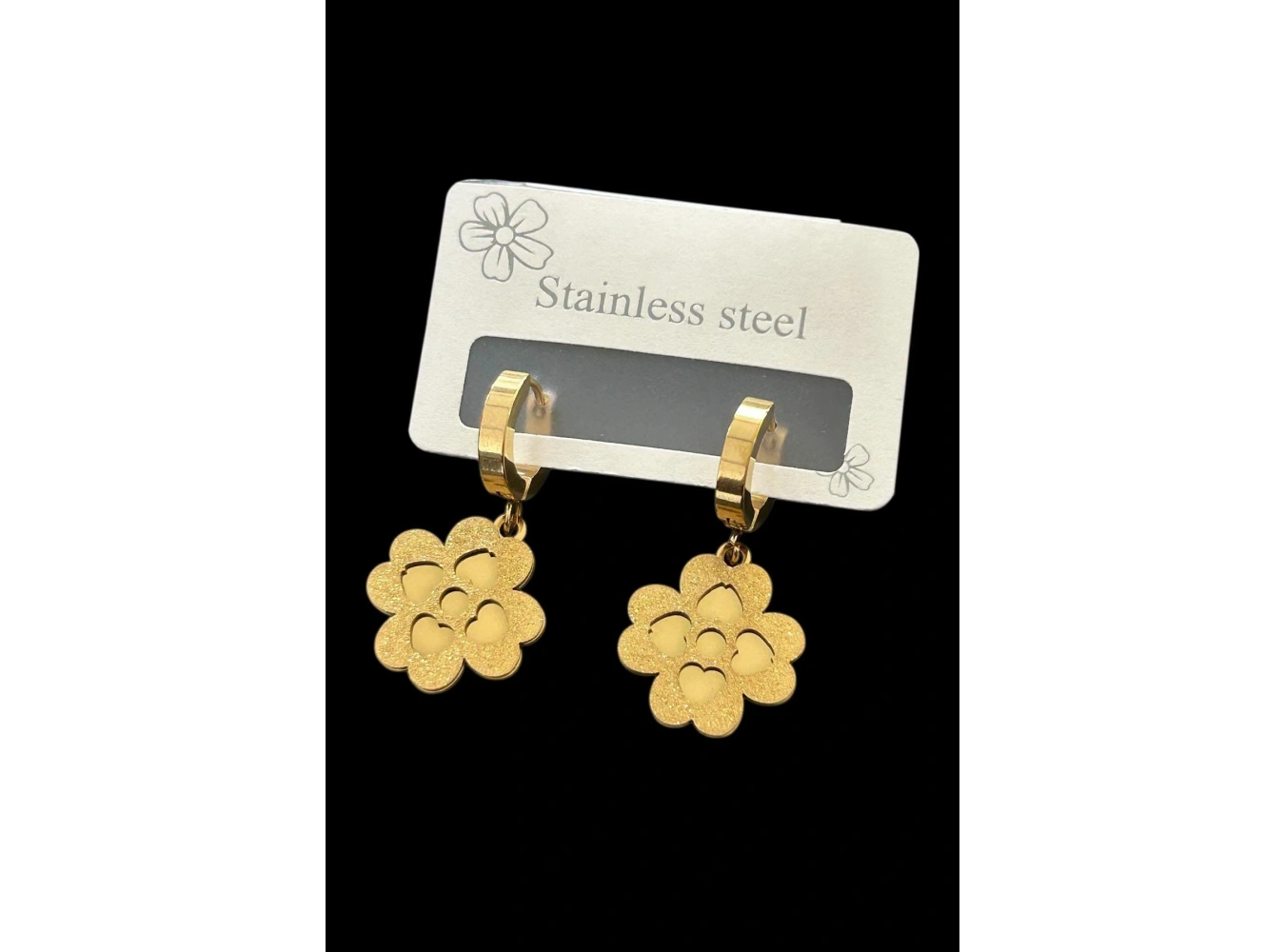 Altın Renk Yonca Figürlü Çelik Küpe (Çift)