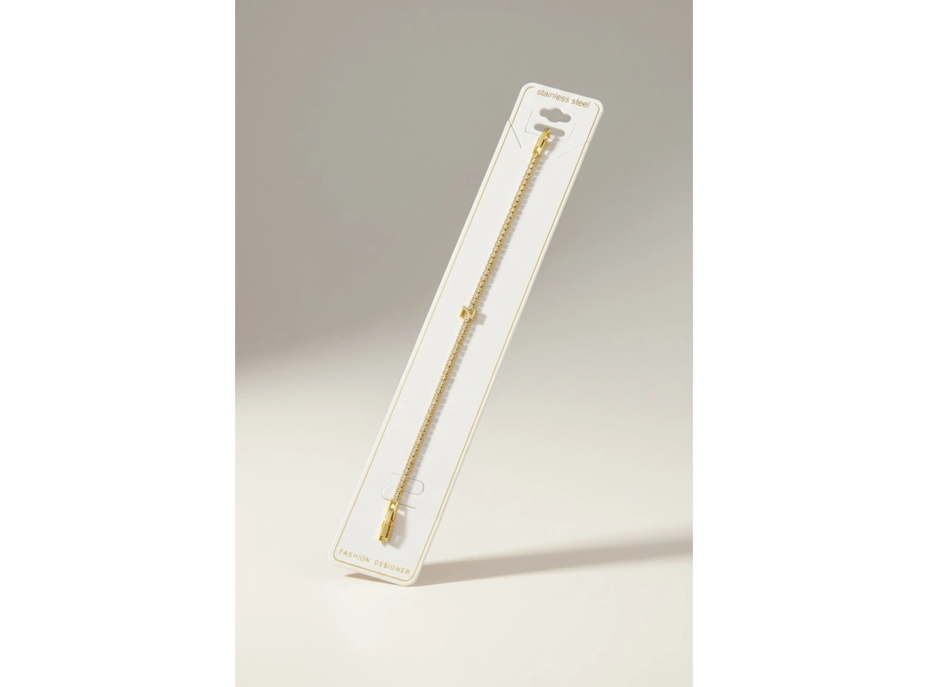 Altın Renk Z Harfli Taş Detaylı Çelik Bileklik