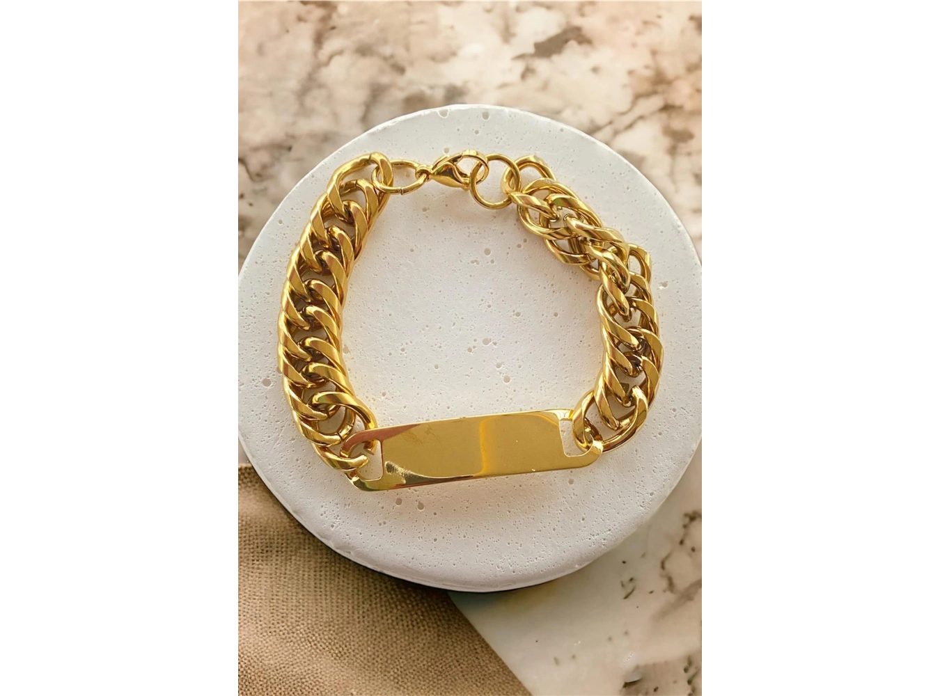 Altın Renk Zincir Detaylı Çelik Bileklik (Unisex)