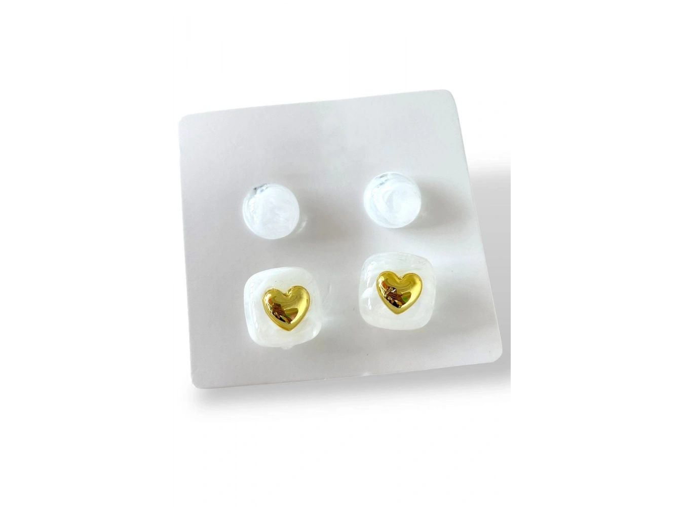 Altın Ve Beyaz Renk Kalp Figürlü Küpe Set