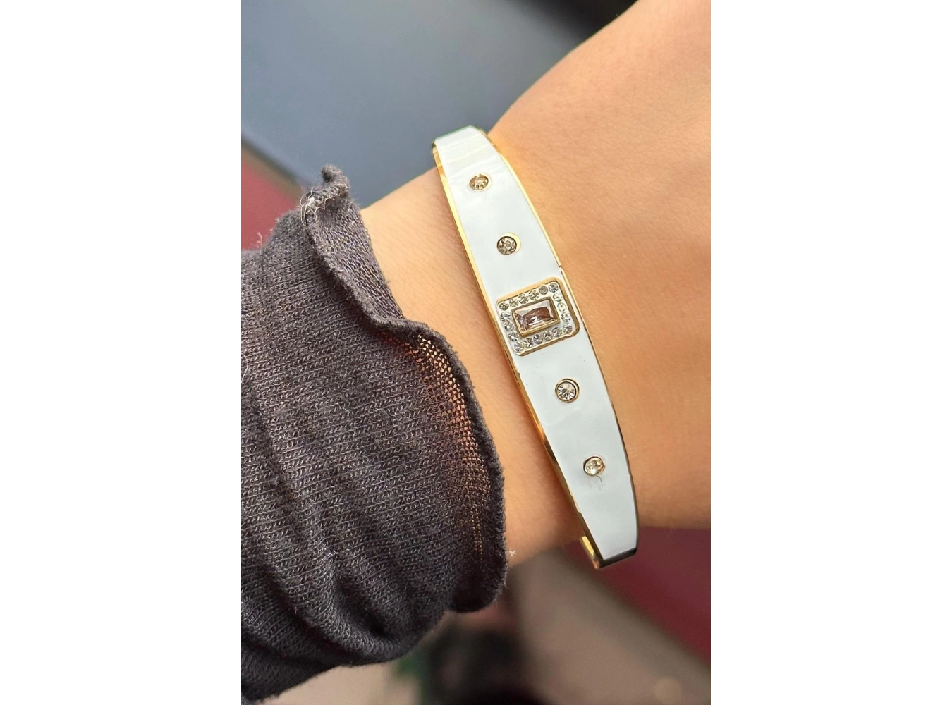 Altın Ve Beyaz Renk Taş Detaylı Çelik Kelepçe Bileklik