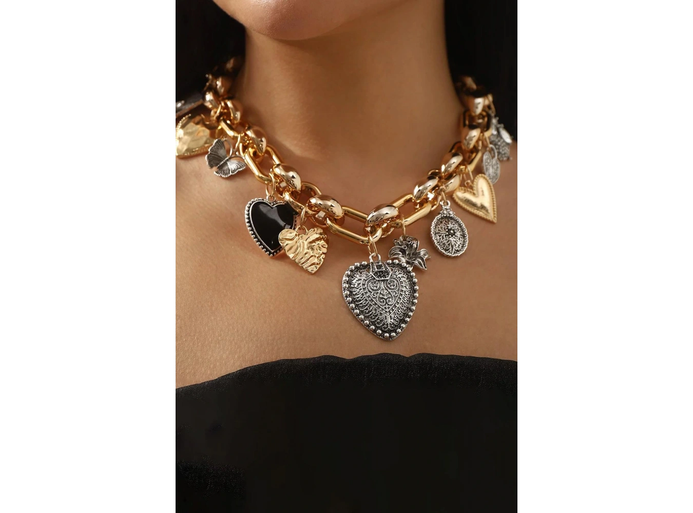 Altın Ve Gümüş Renk Charmlı Tasarım Kolye