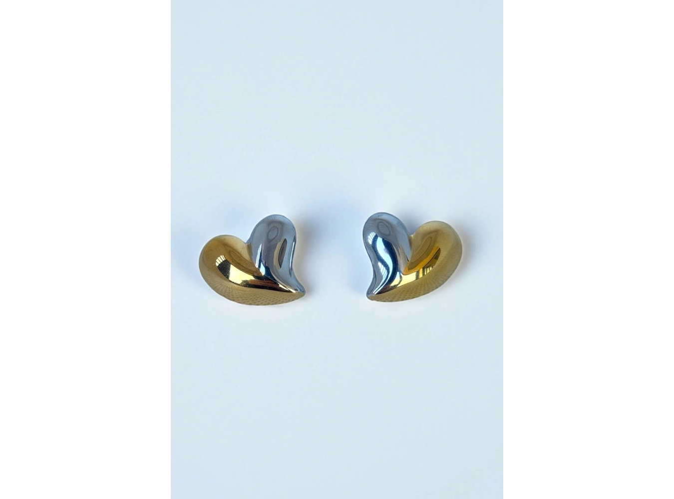 Altın Ve Gümüş Renk Kalp Figürlü Çelik Küpe (Çift)