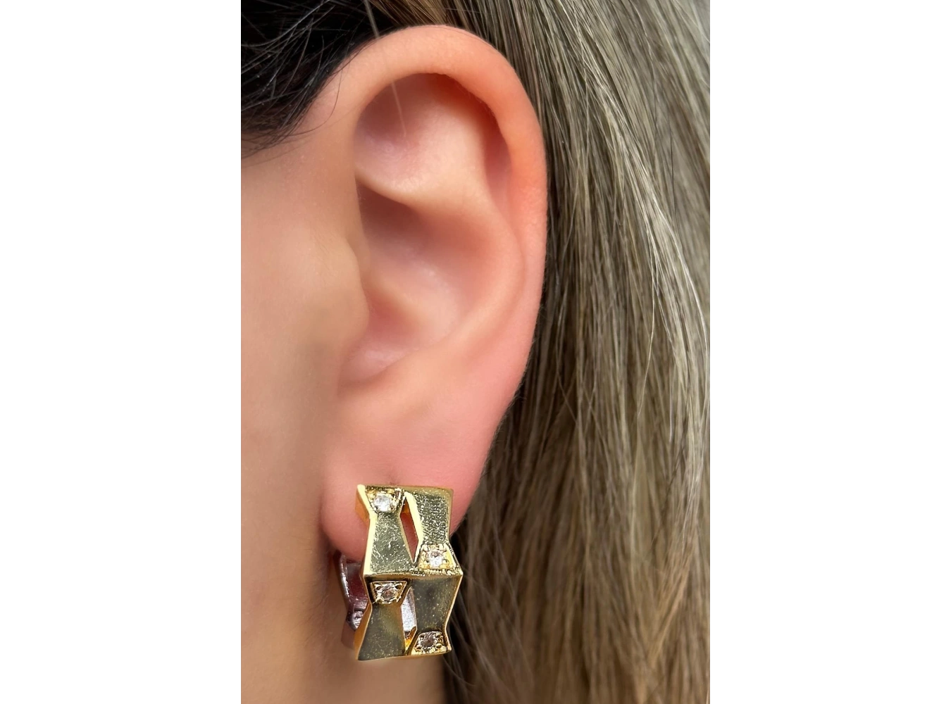 Altın Ve Gümüş Renk Taş Detaylı Halka Küpe (Çift)