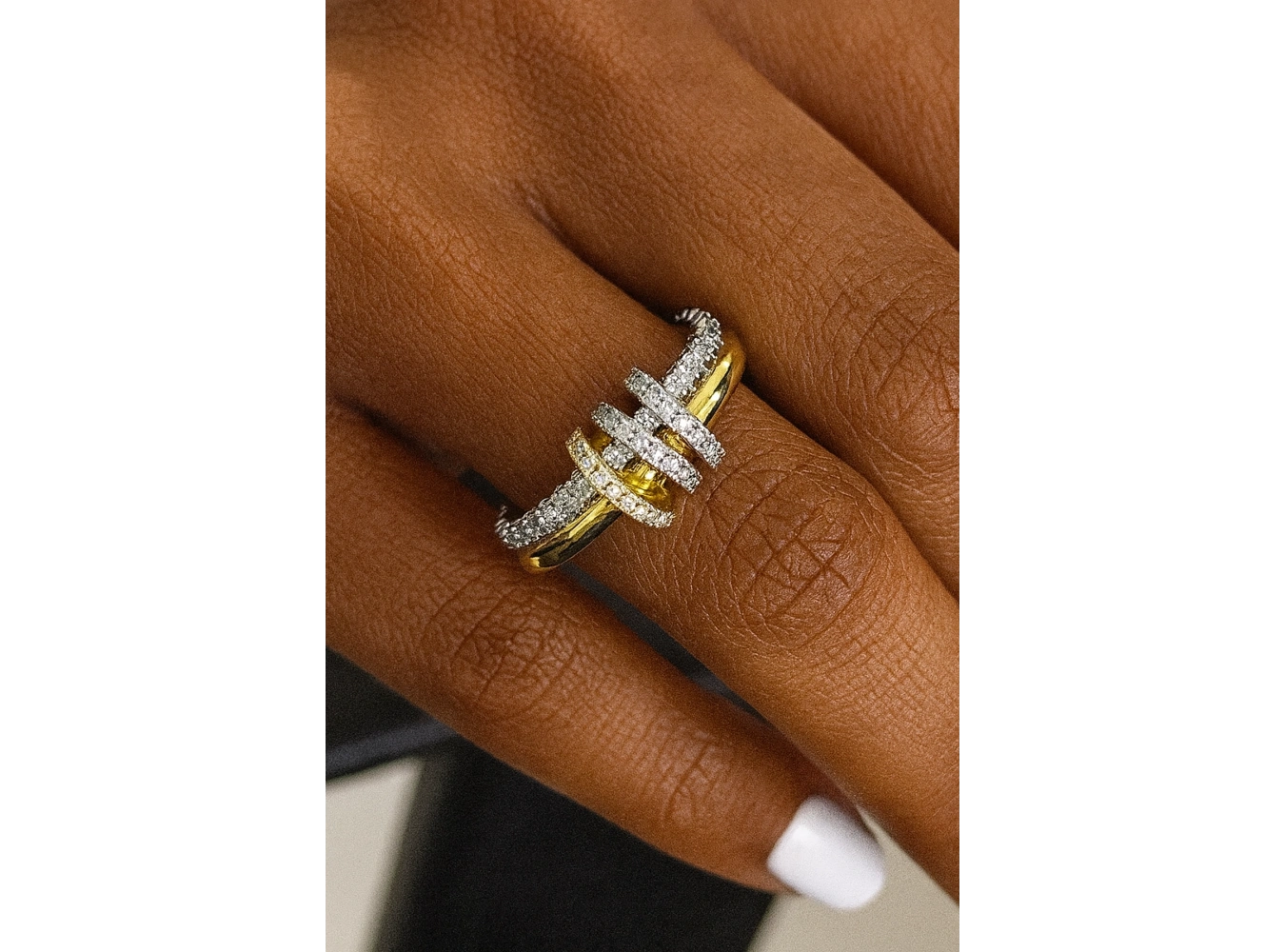 Altın Ve Gümüş Renk Taş Detaylı Yüzük