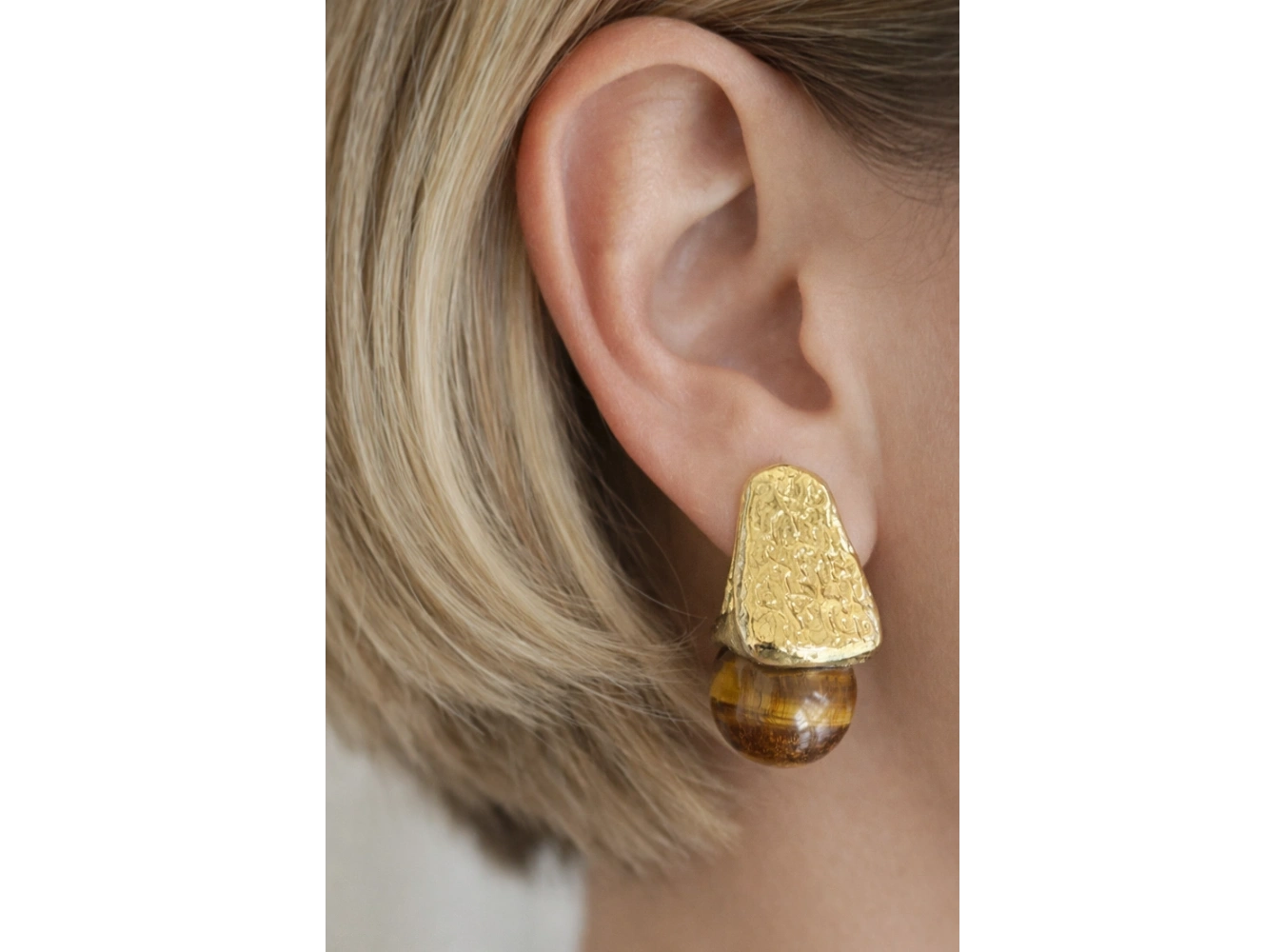 Altın Ve Kahve Renk Taş Detaylı Küpe (Çift)