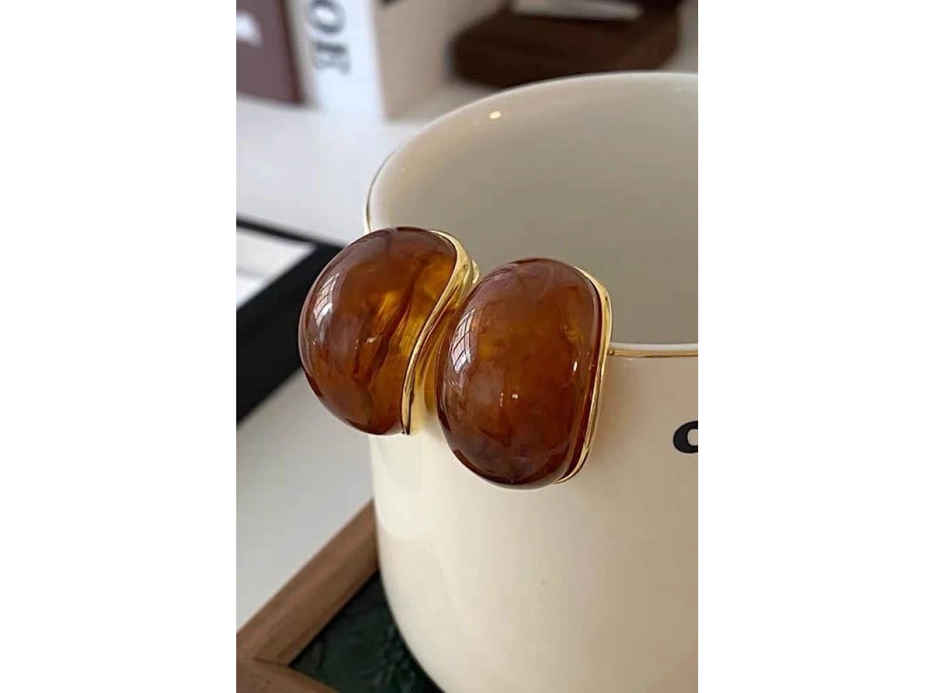 Altın Ve Kahve Renk Taş Detaylı Küpe (Çift)