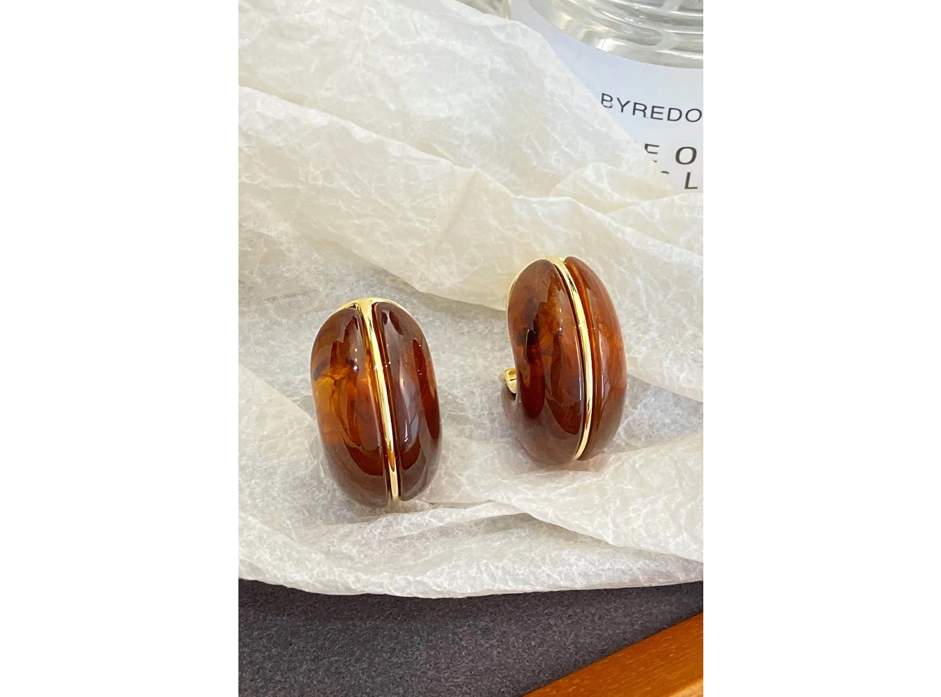 Altın Ve Kahve Renk Taş Detaylı Küpe (Çift)