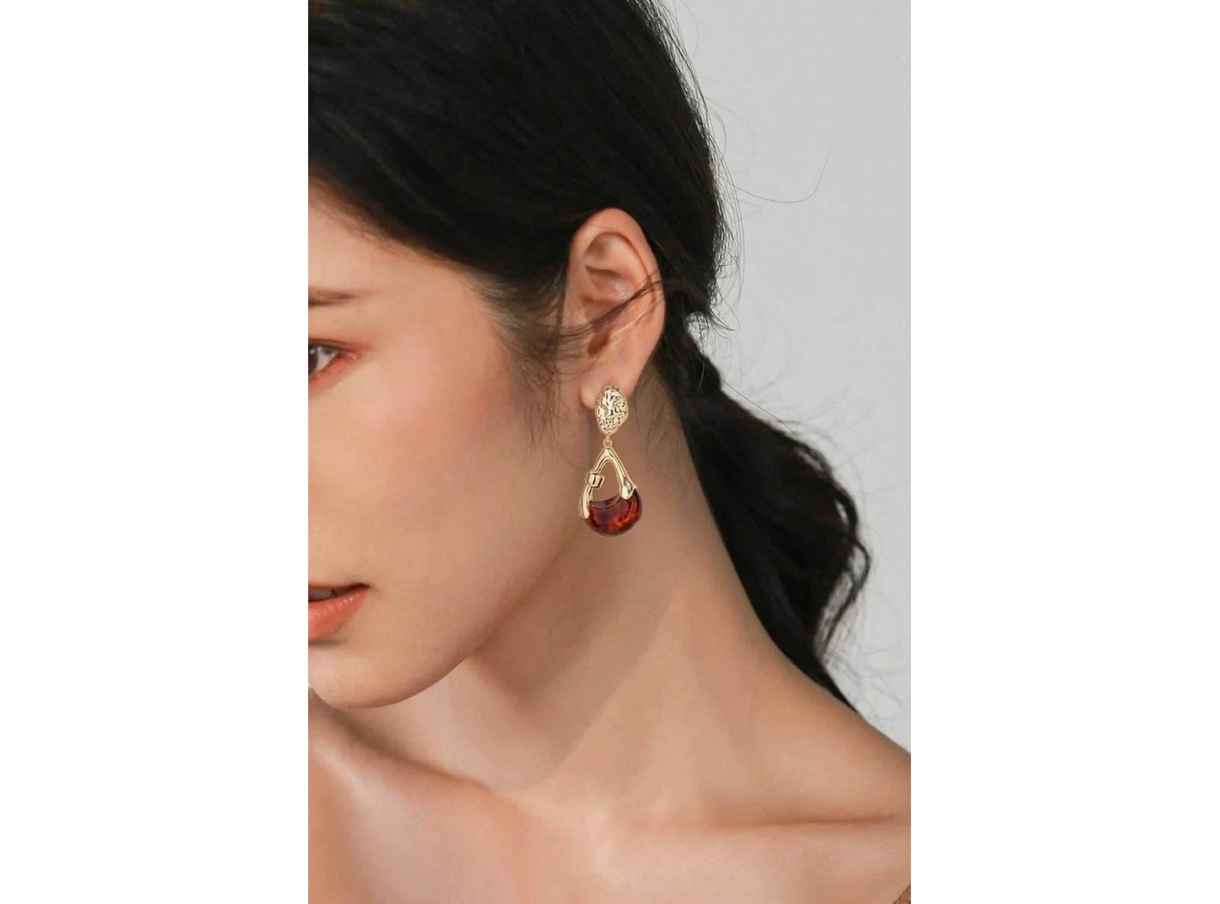 Altın Ve Kahve Renk Taş Detaylı Küpe (Çift)