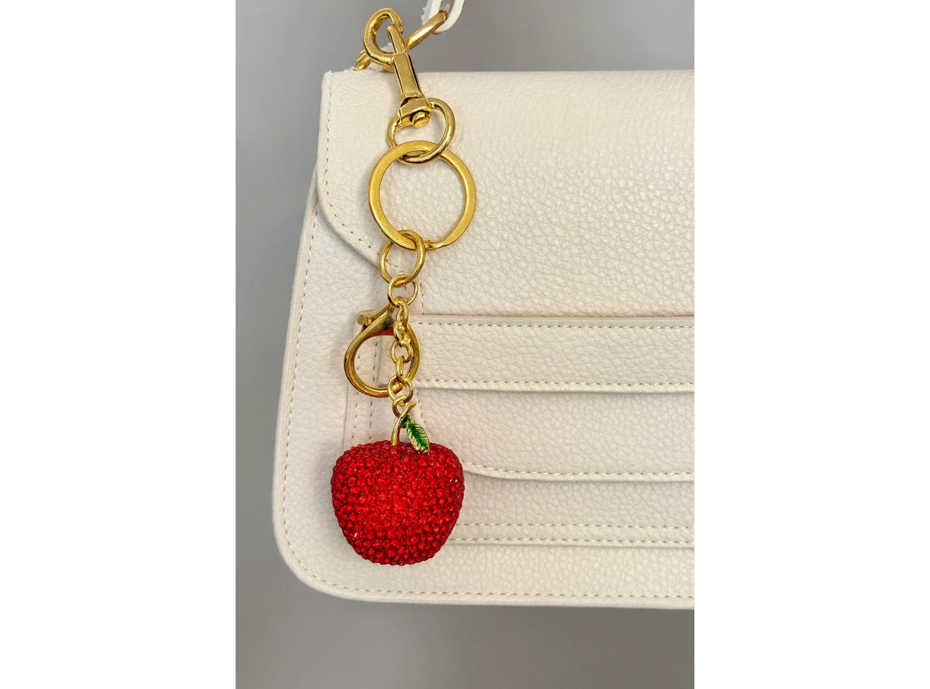 Altın Ve Kırmızı Renk Elma Figürlü Taş Detaylı Çanta Charm/ Anahtarlık
