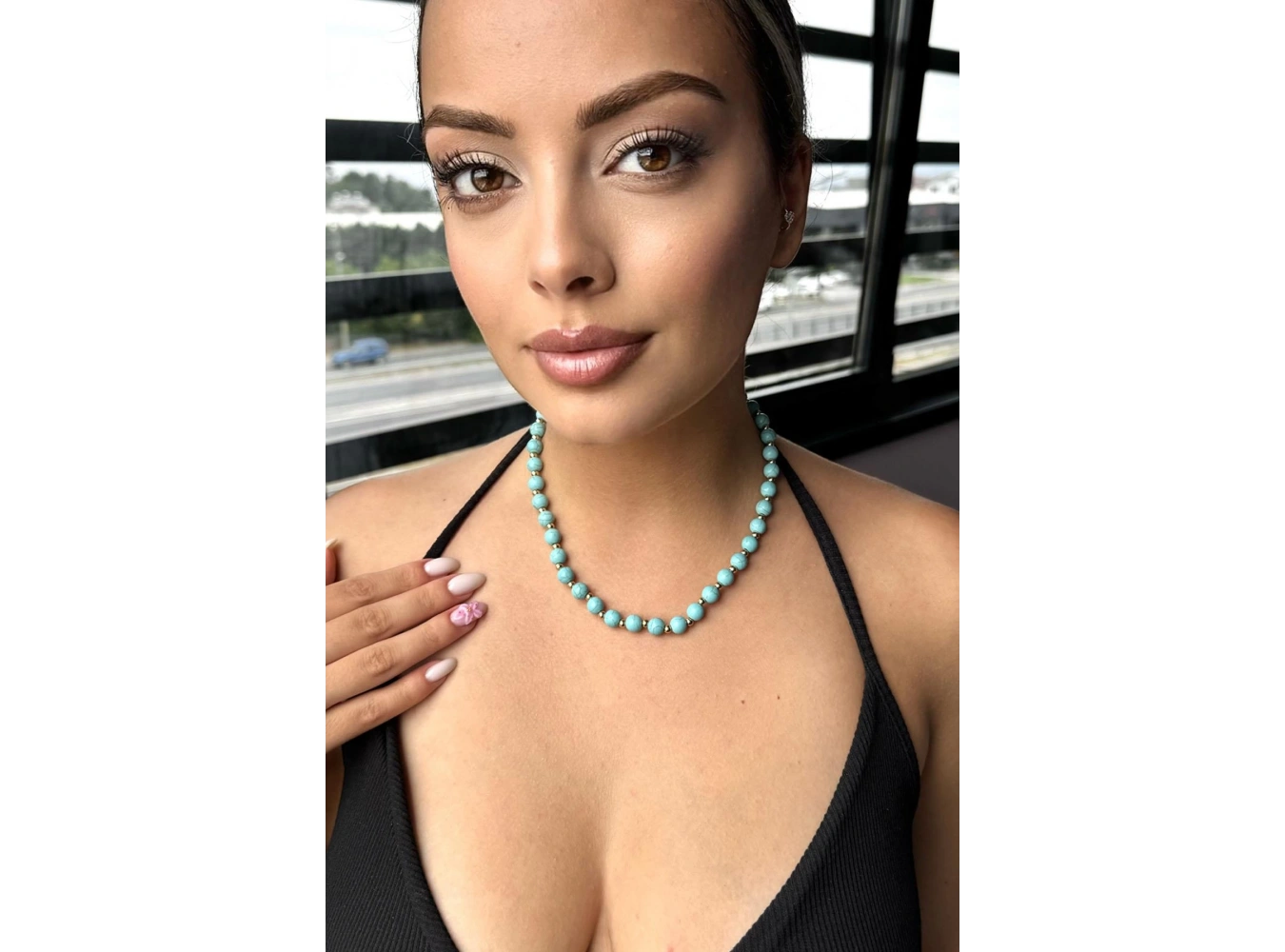 Altın Ve Mavi Renk Boncuk Detaylı Çelik Kolye