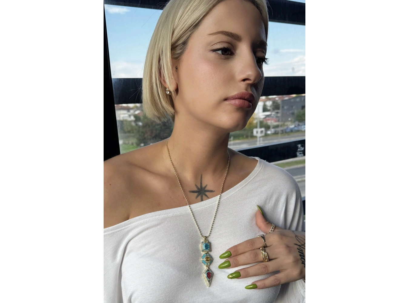 Altın Ve Mavi Renk Taş Detaylı 14K Altın Kaplama VİP Kolye