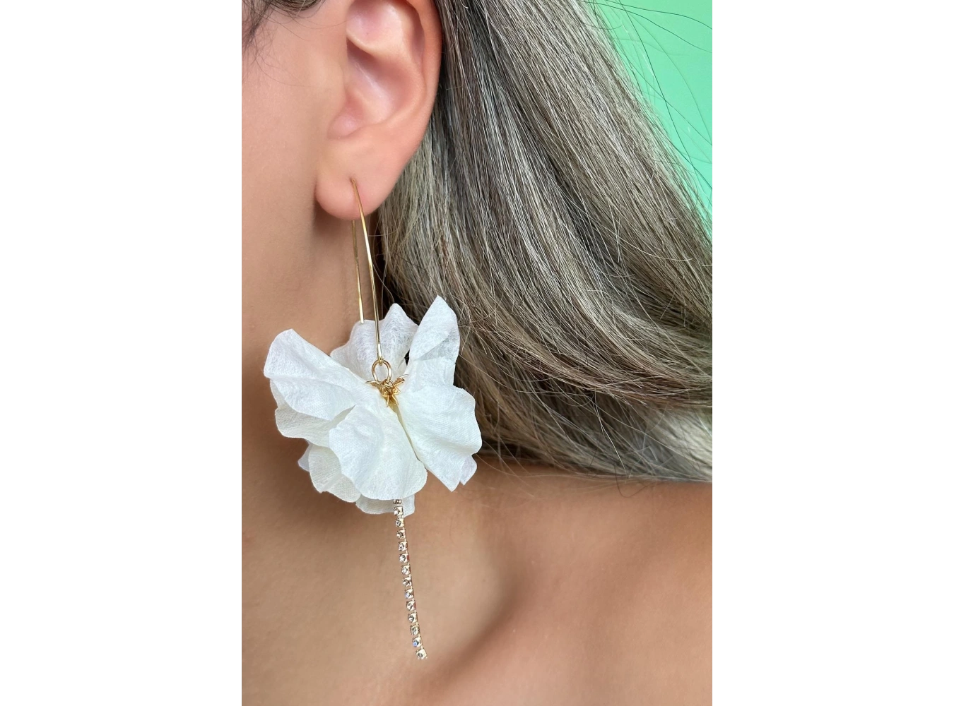 Altın Ve Sarı Renk Taş Detaylı Çiçek Figürlü Küpe (Çift)