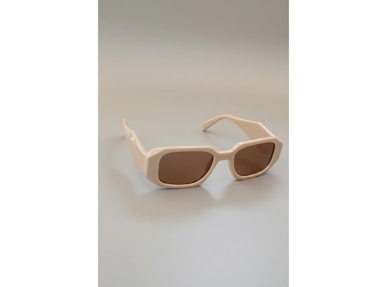 Bej Renk Kadın Güneş Gözlüğü