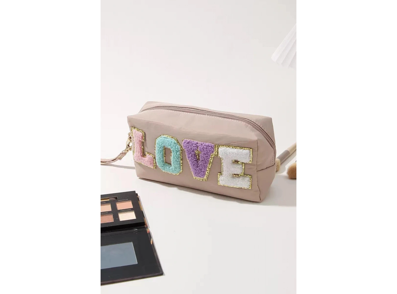 Bej Renk Love Detaylı Makyaj Çantası