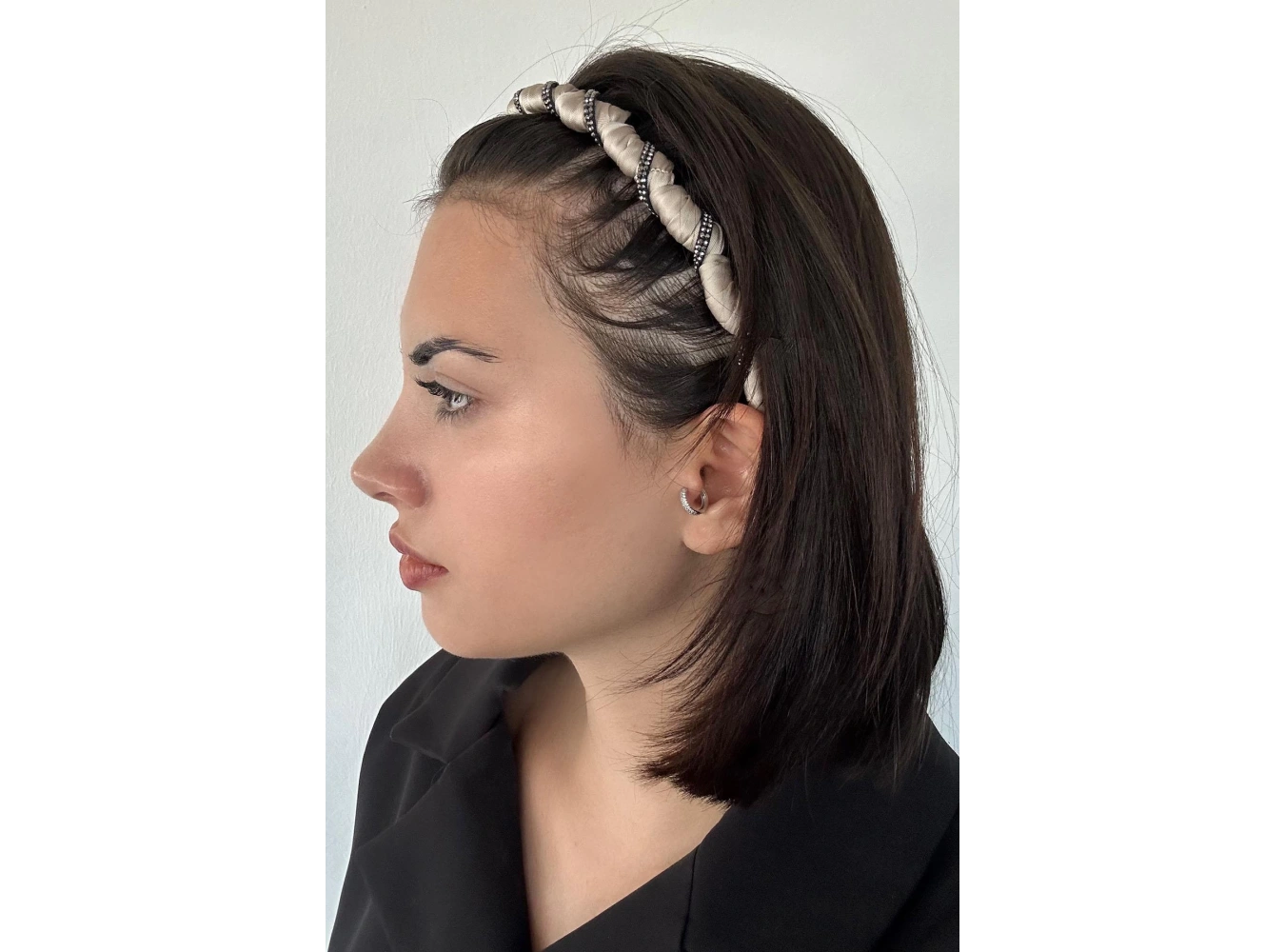 Bej Renk Taş Detaylı Taraklı Taç