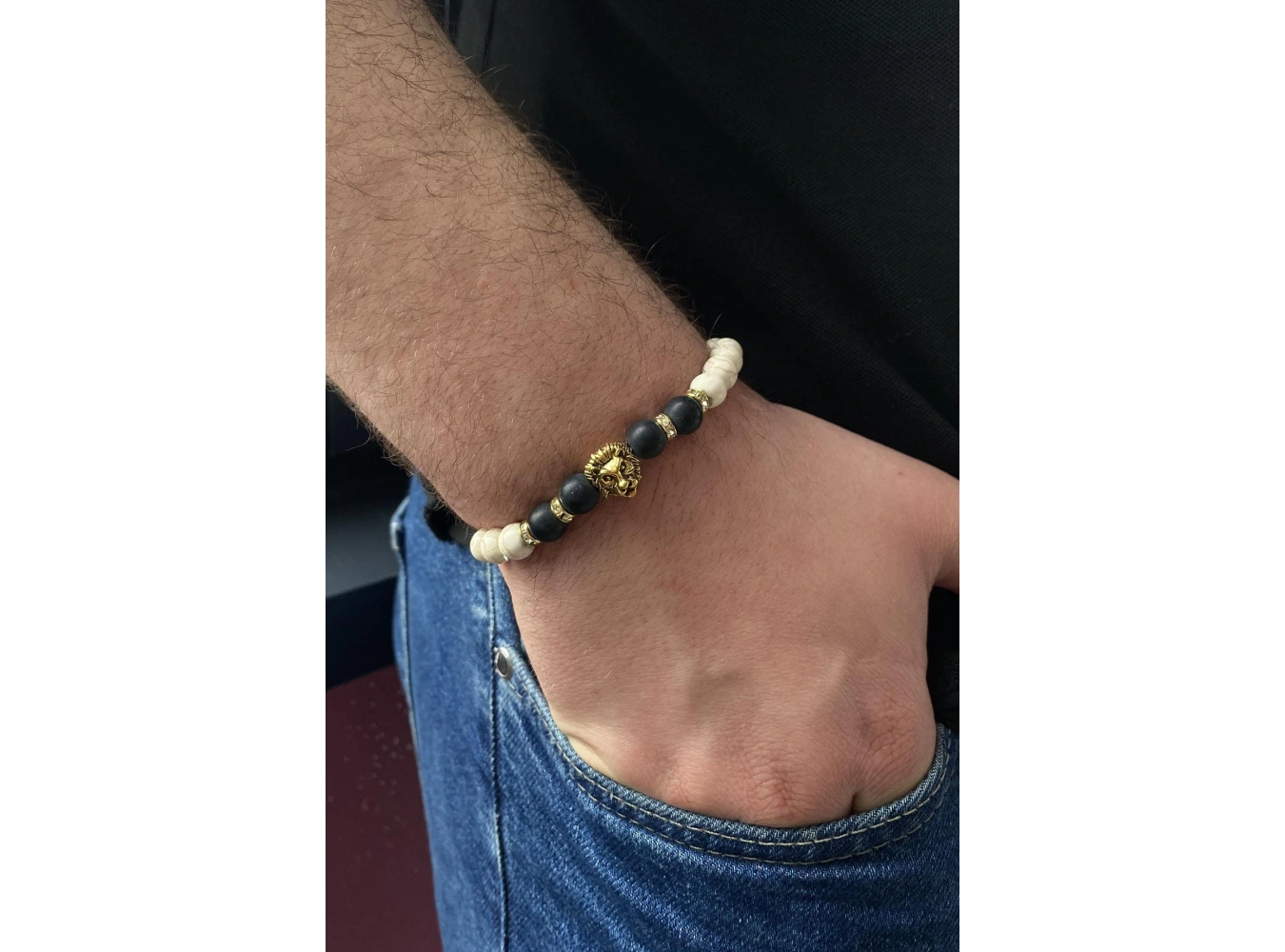 Beyaz Renk Aslan Figürlü Boncuk Detaylı Erkek Bileklik