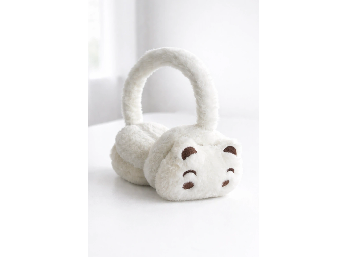 Beyaz Renk Ayıcık Figürlü Peluş Kulaklık