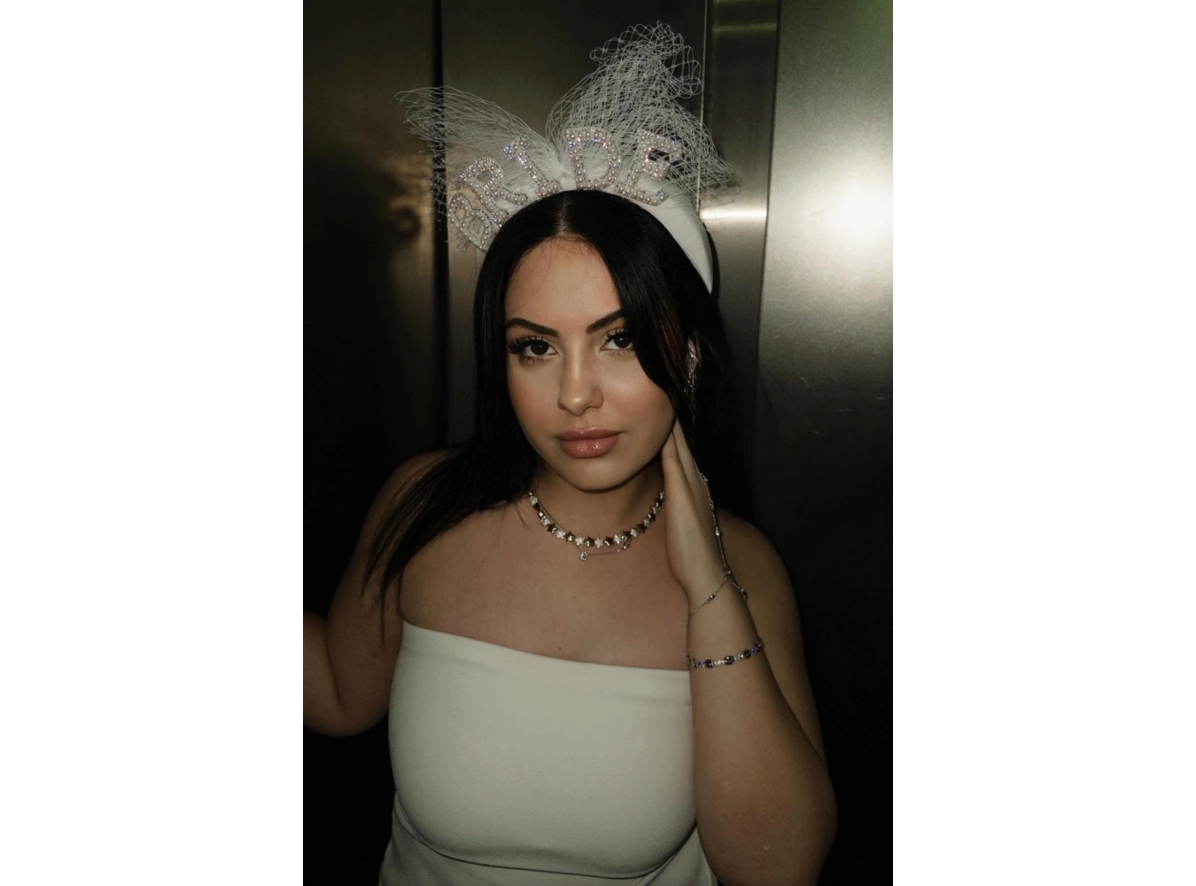 Beyaz Renk Bride Yazılı İnci Detaylı Tüllü Gelin Taç