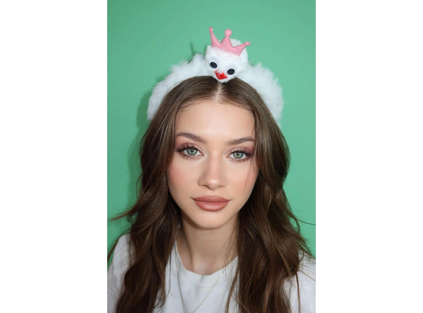 Beyaz Renk Canavar Figürlü Çocuk Taç