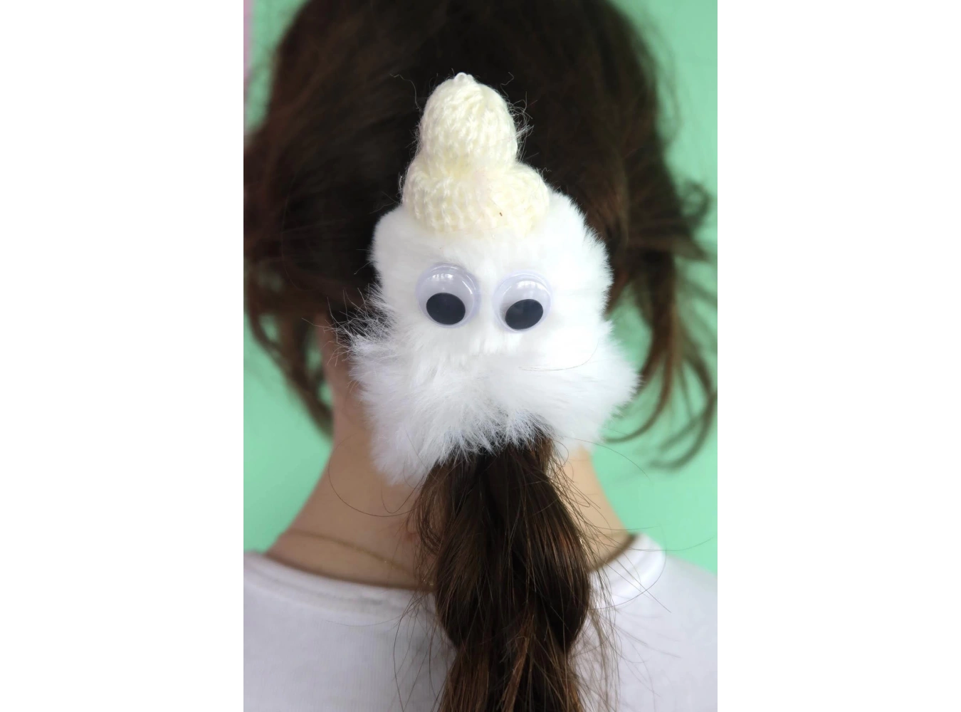 Beyaz Renk Canavar Figürlü Peluş Simit Toka