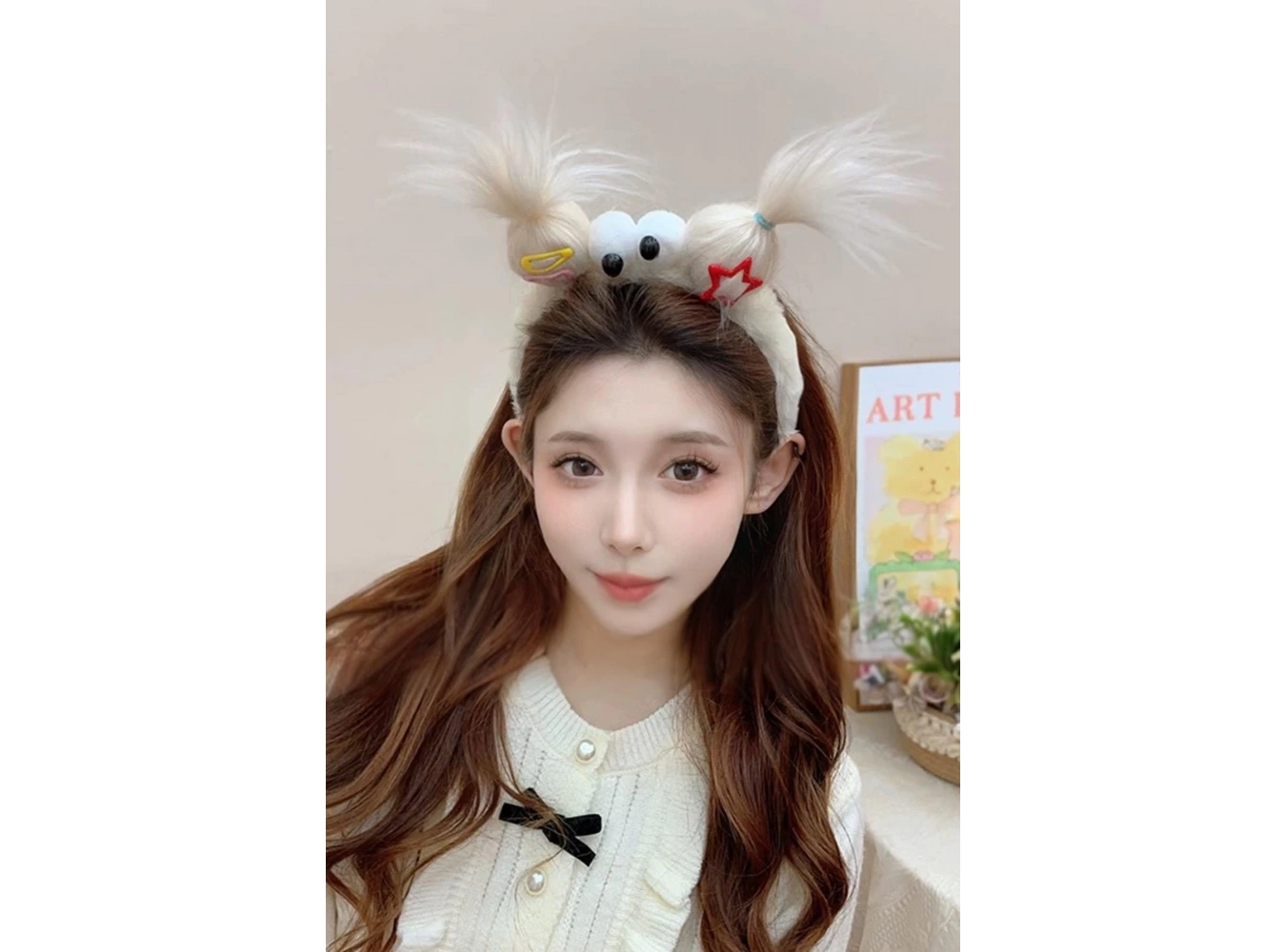 Beyaz Renk Canavar Figürlü Peluş Taç