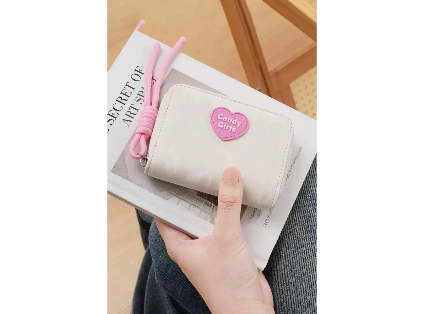 Beyaz Renk Candy Girls Yazılı Cüzdan/Kartlık