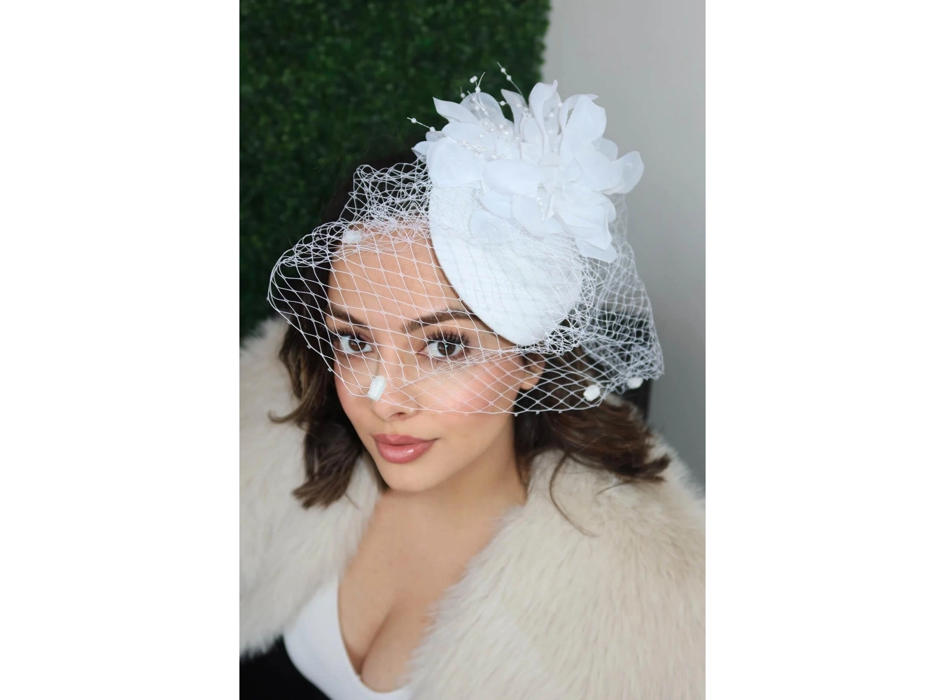 Beyaz Renk Çiçek Detaylı Nikah Şapkası/Vualet Şapka