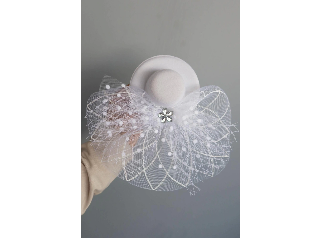 Beyaz Renk Çiçek Detaylı Nikah Şapkası/Vualet Şapka