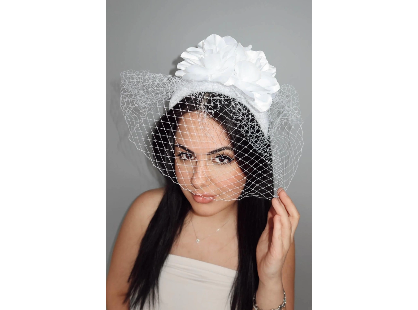 Beyaz Renk Çiçek Detaylı Saç Aksesuarı/ Nikah Düğün Gelin Taç