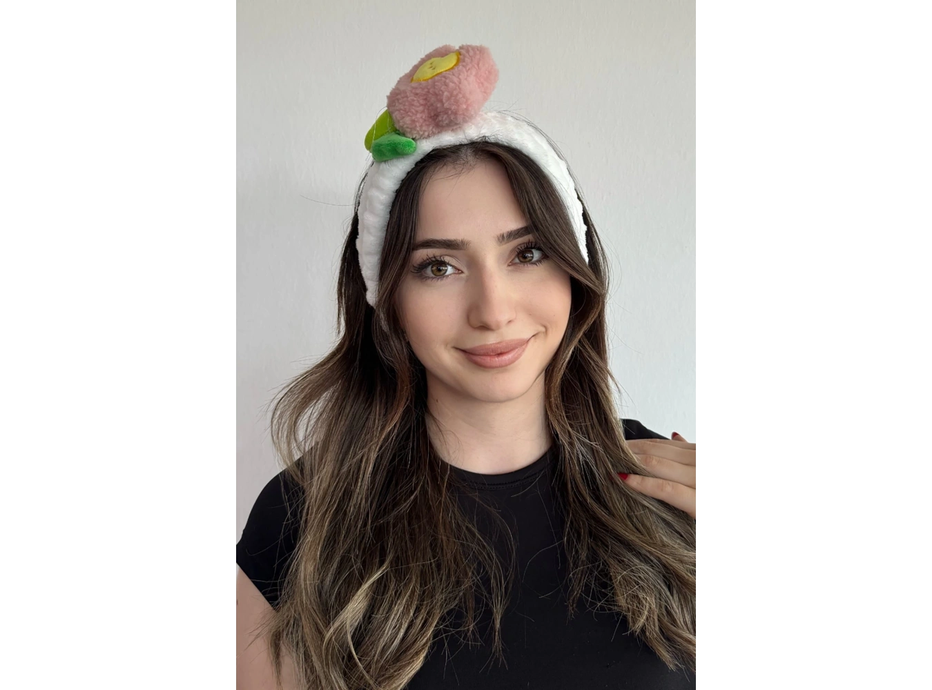 Beyaz Renk Çiçek Figürlü Peluş Saç Bandı