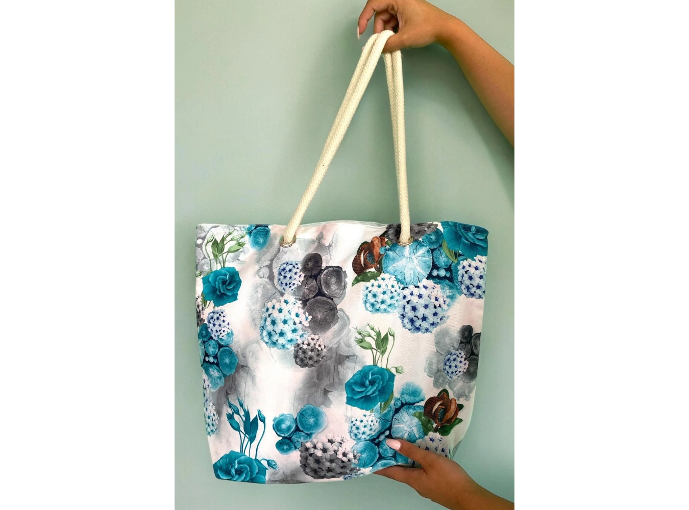 Beyaz Renk Çiçek Figürlü Plaj Çantası