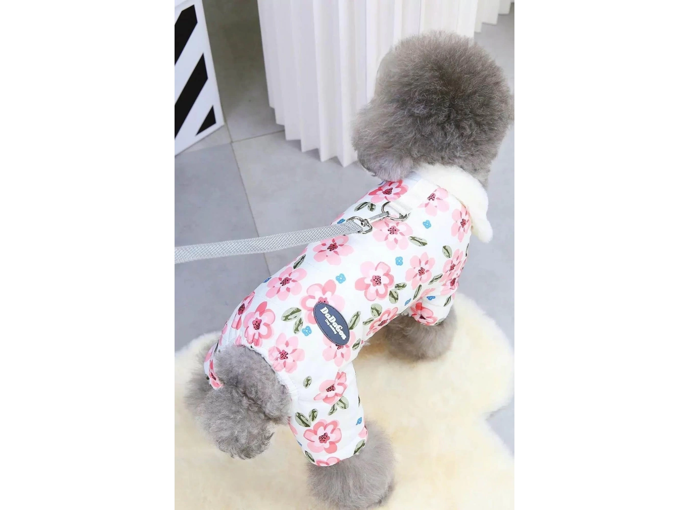 Beyaz Renk Çiçek Figürlü Su Geçirmez Kalın Tüylü Astarlı XL Köpek Mont