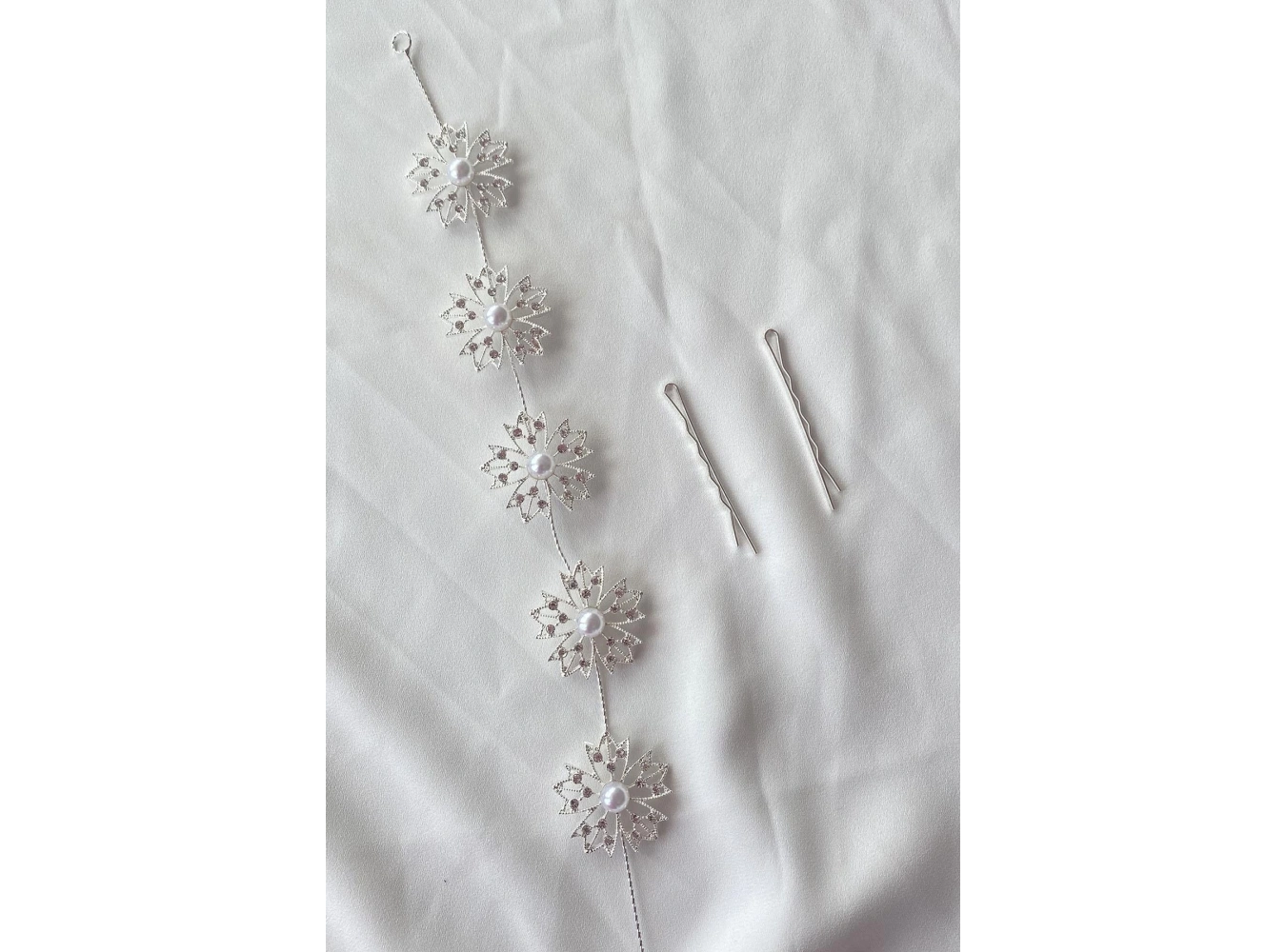 Beyaz Renk Çiçek Figürlü Taşlı Gelin Saç Aksesuarı Ve Alınlık