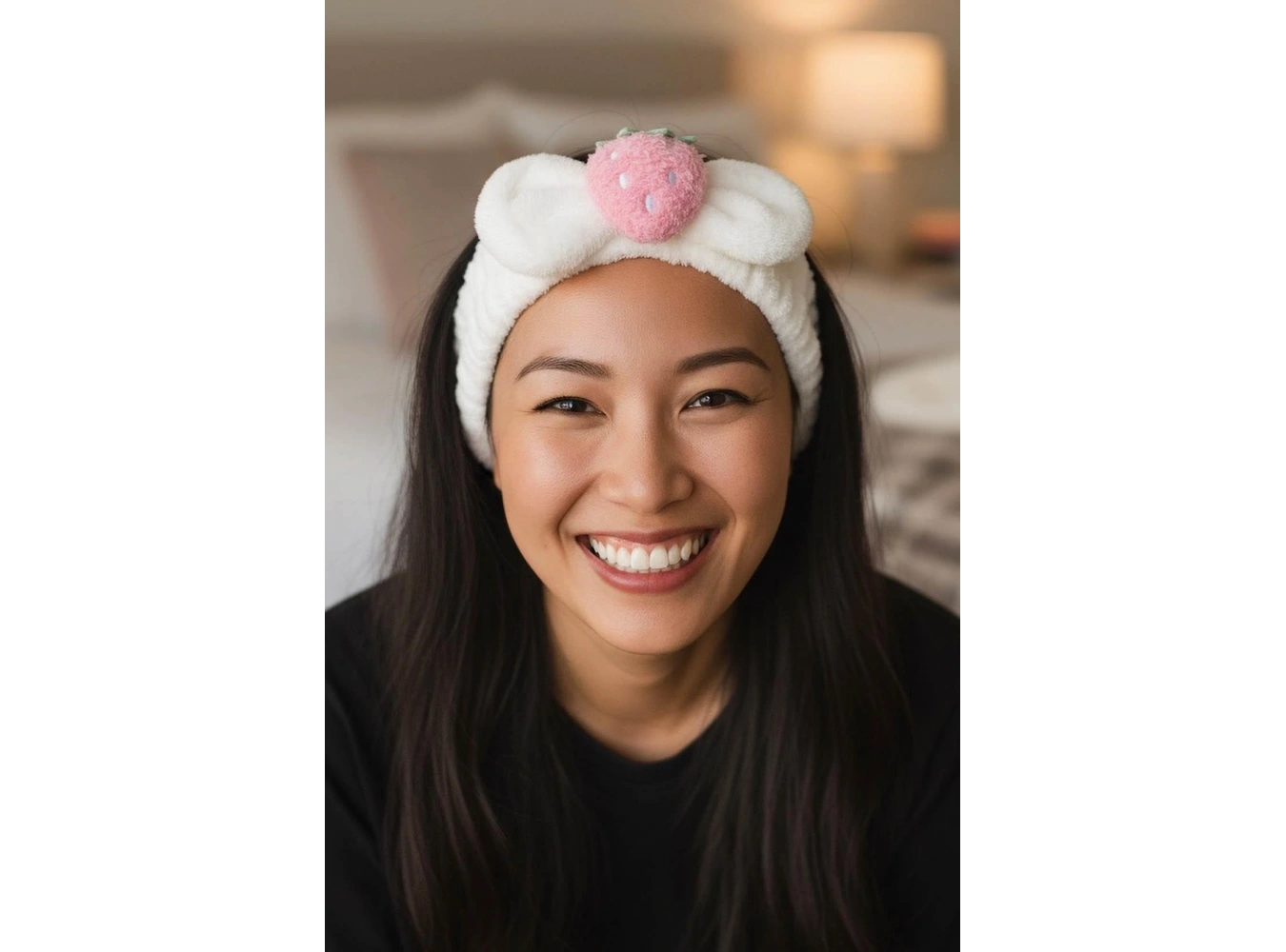 Beyaz Renk Çilek Figürlü Peluş Saç Bandı