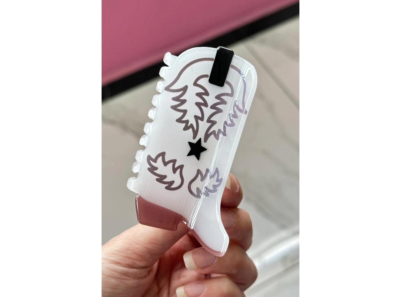 Beyaz Renk Çizme Figürlü Kemik Mandal Toka