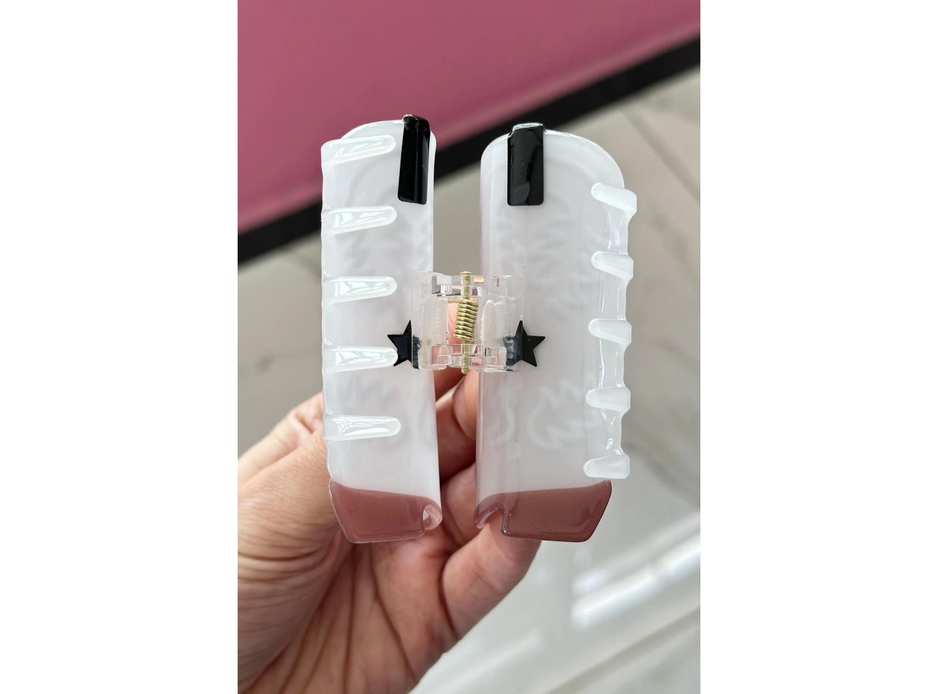 Beyaz Renk Çizme Figürlü Kemik Mandal Toka