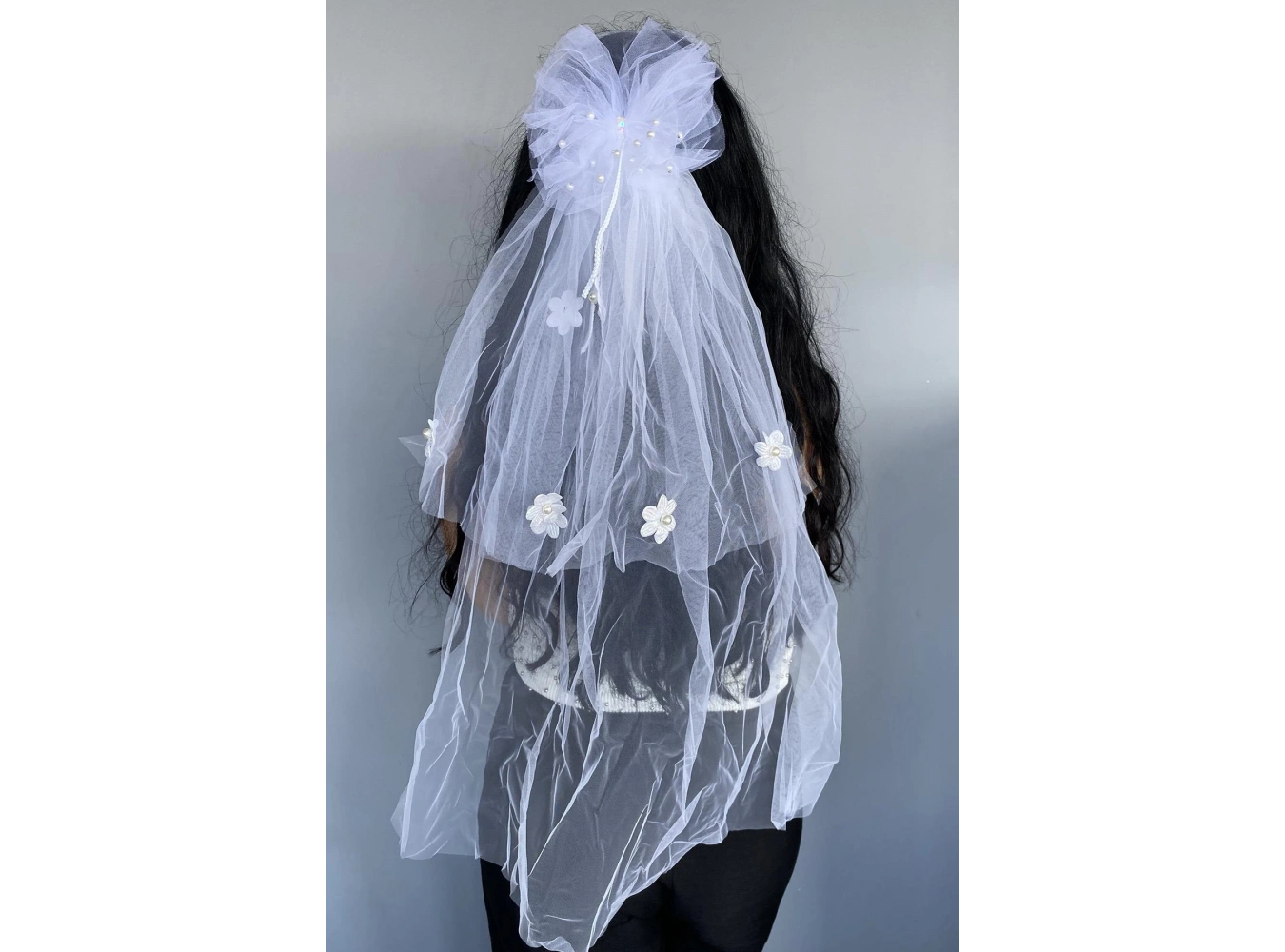 Beyaz Renk İnci Detaylı Çiçek Figürlü Prenses Duvak