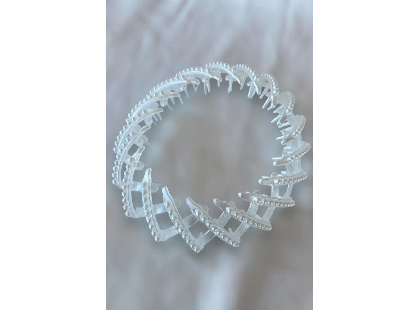 Beyaz Renk İnci Detaylı Topuz Aparatı/ Tokası