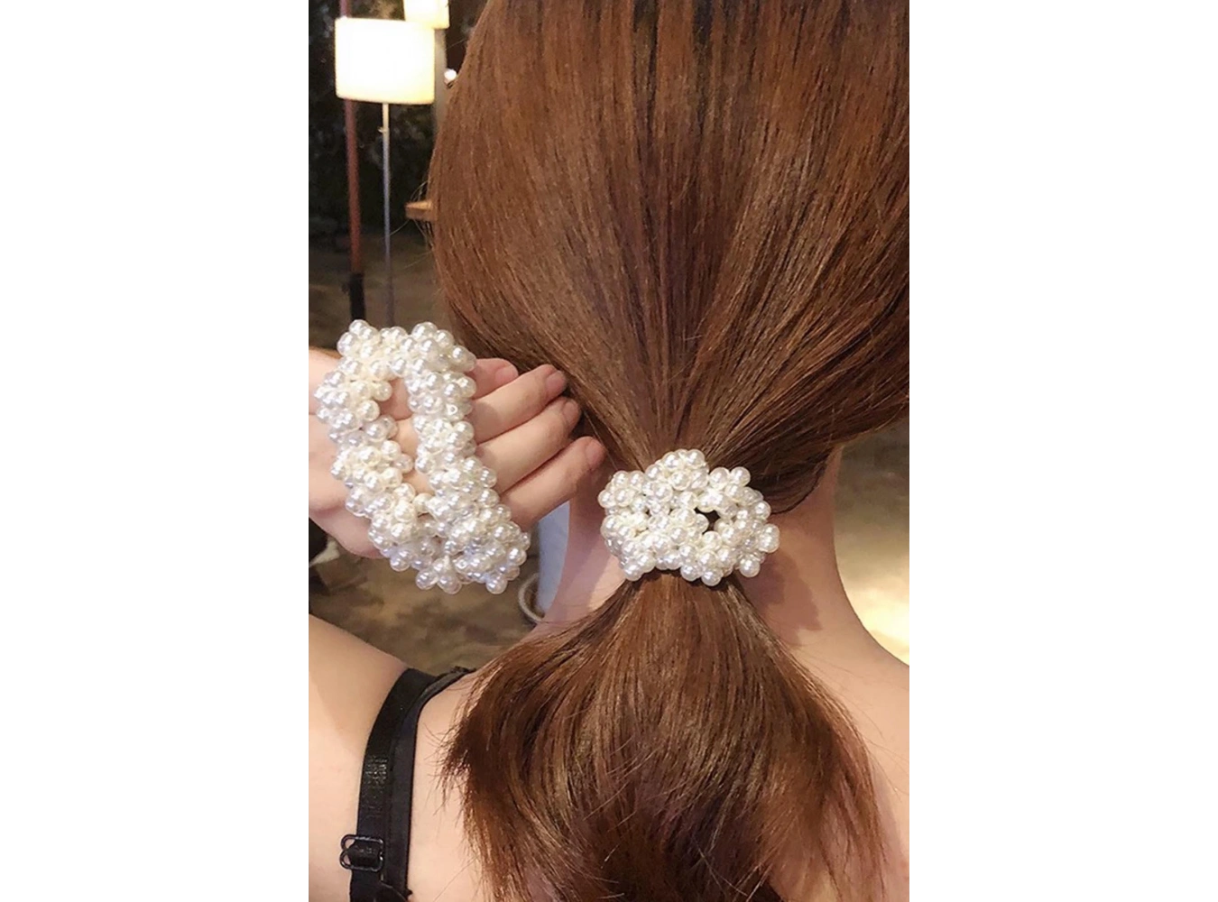 Beyaz Renk İncili Lastik Toka