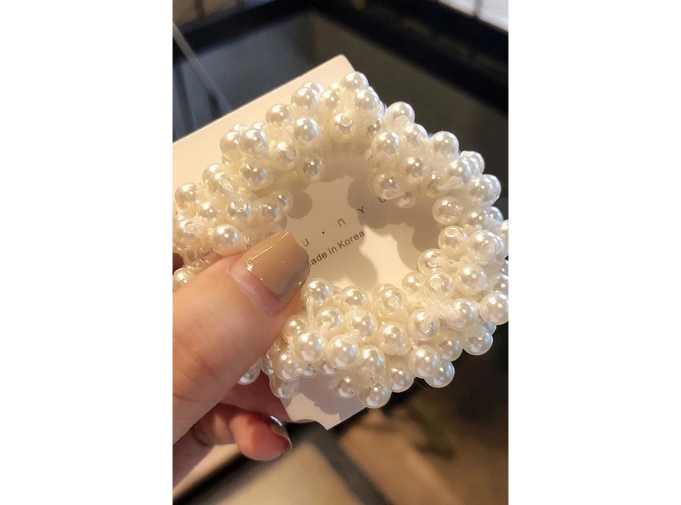 Beyaz Renk İncili Lastik Toka