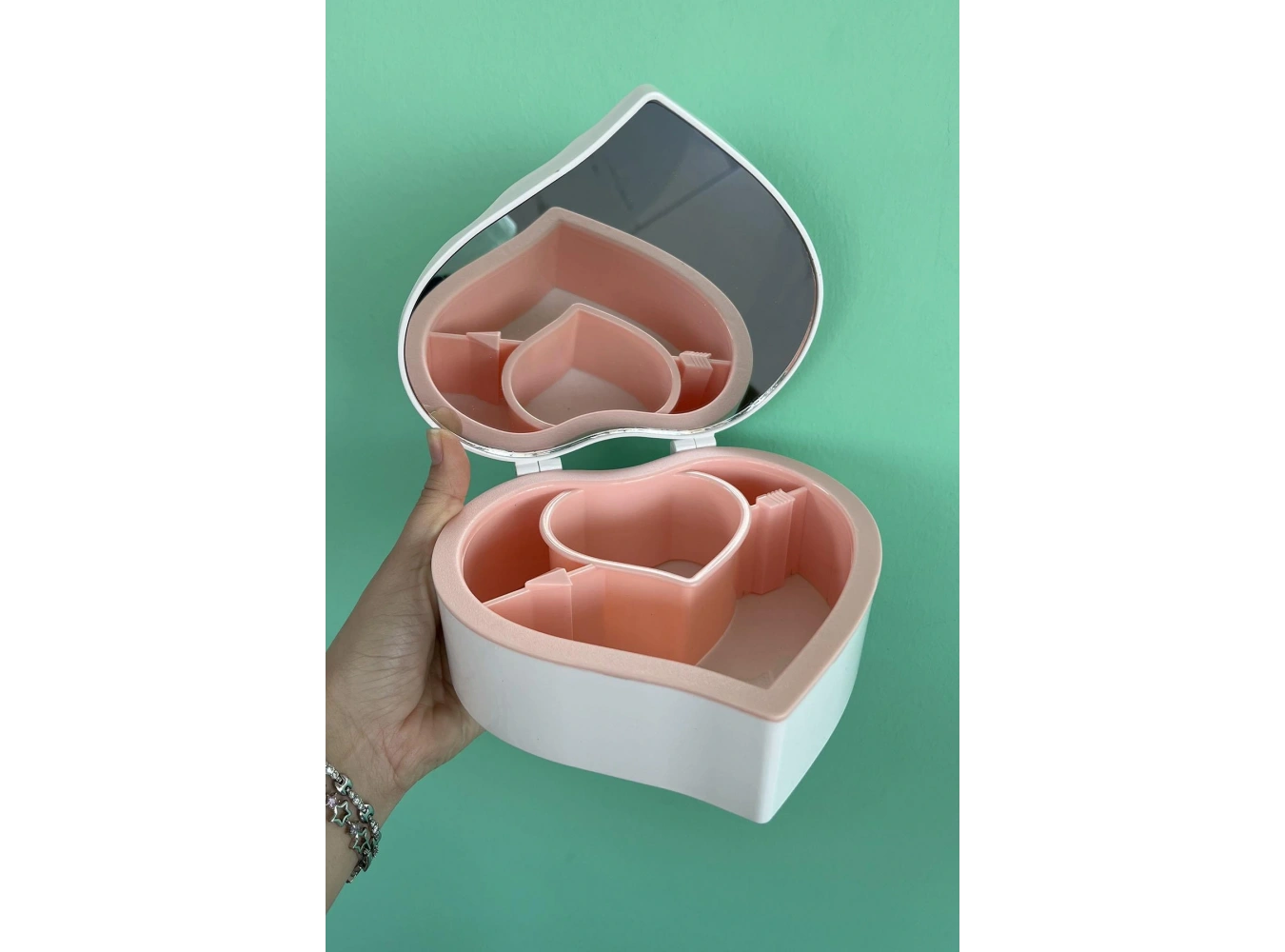 Beyaz Renk Kalp Figürlü Aynalı Takı Organizeri