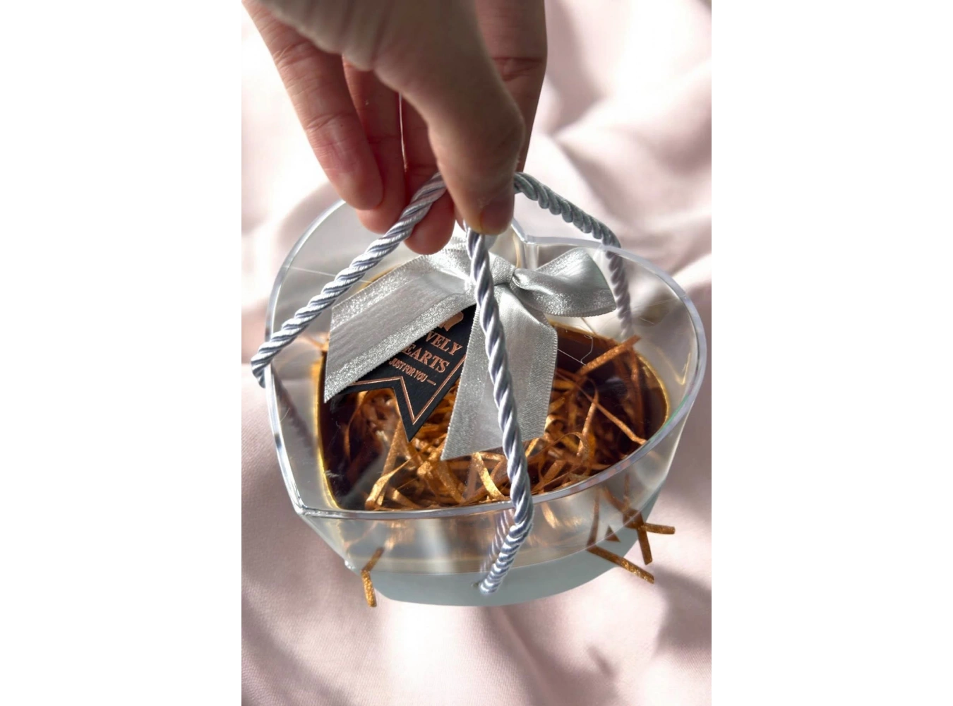 Beyaz Renk Kalp Figürlü Hediye Kutusu