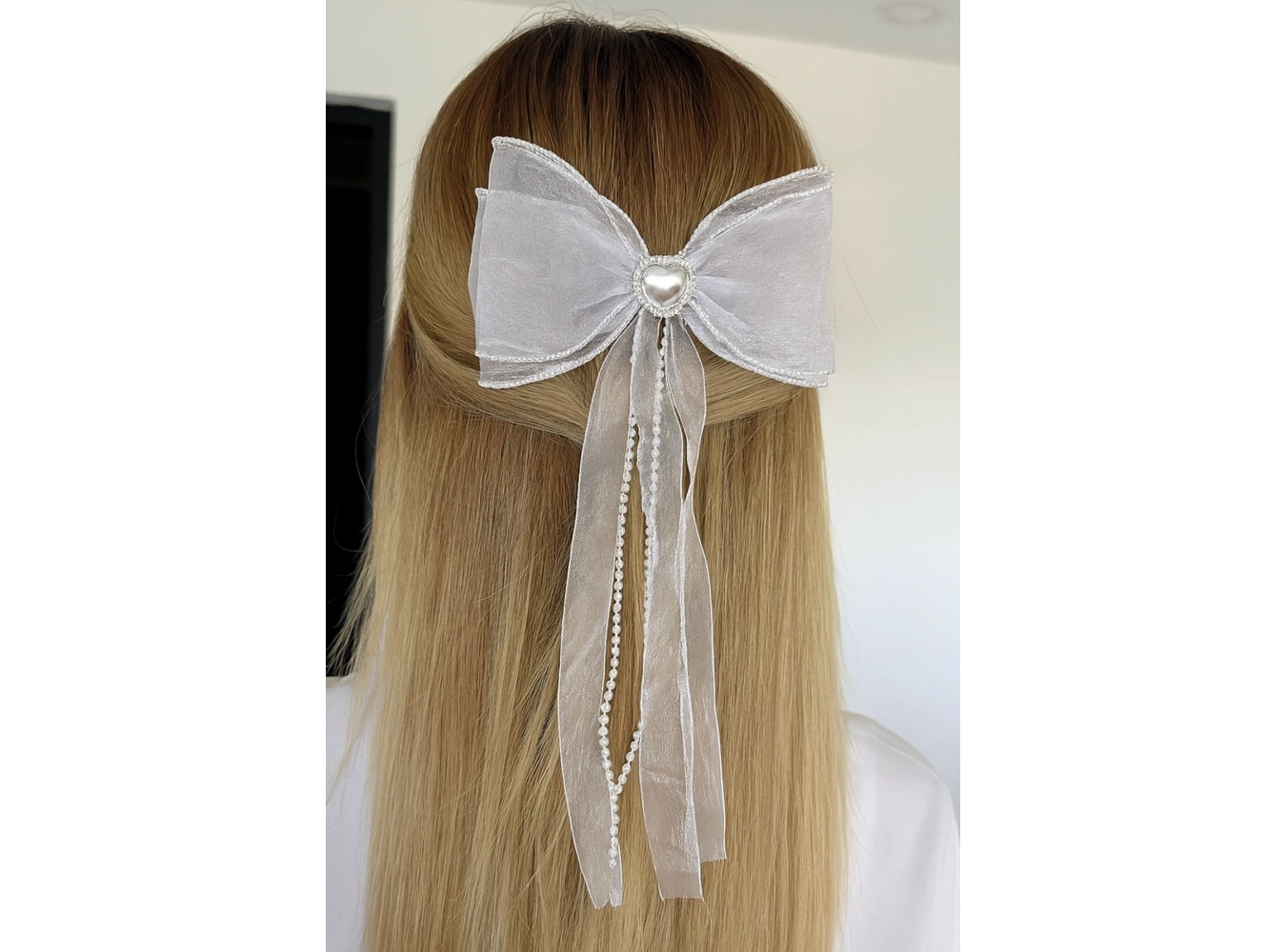 Beyaz Renk Kalp Figürlü İnci Detaylı Kurdele Otomat Toka