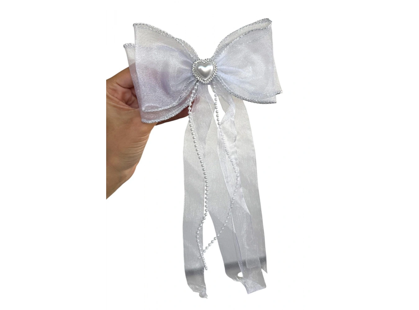 Beyaz Renk Kalp Figürlü İnci Detaylı Kurdele Otomat Toka