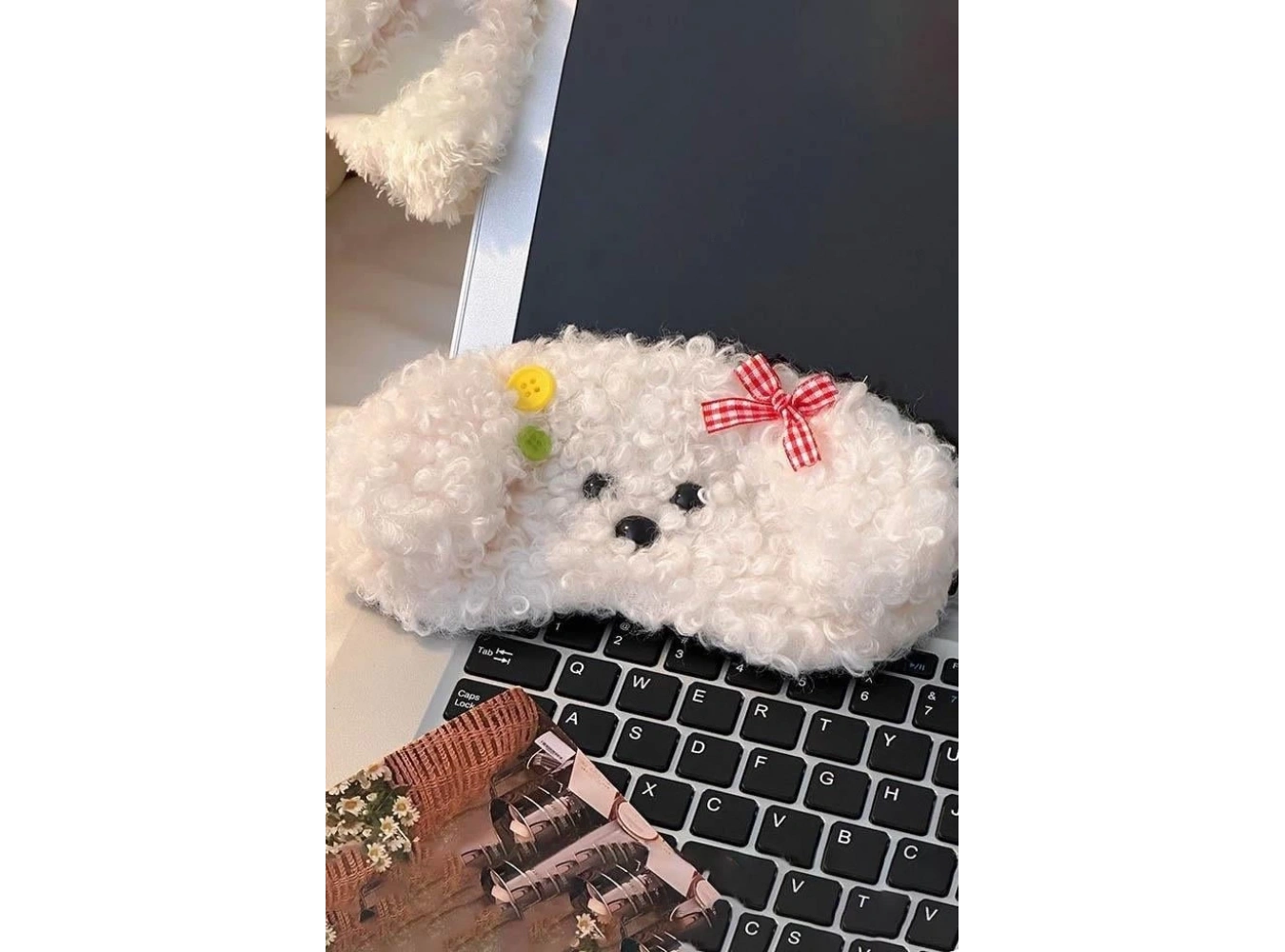 Beyaz Renk Köpek Figürlü Peluş Uyku Bandı