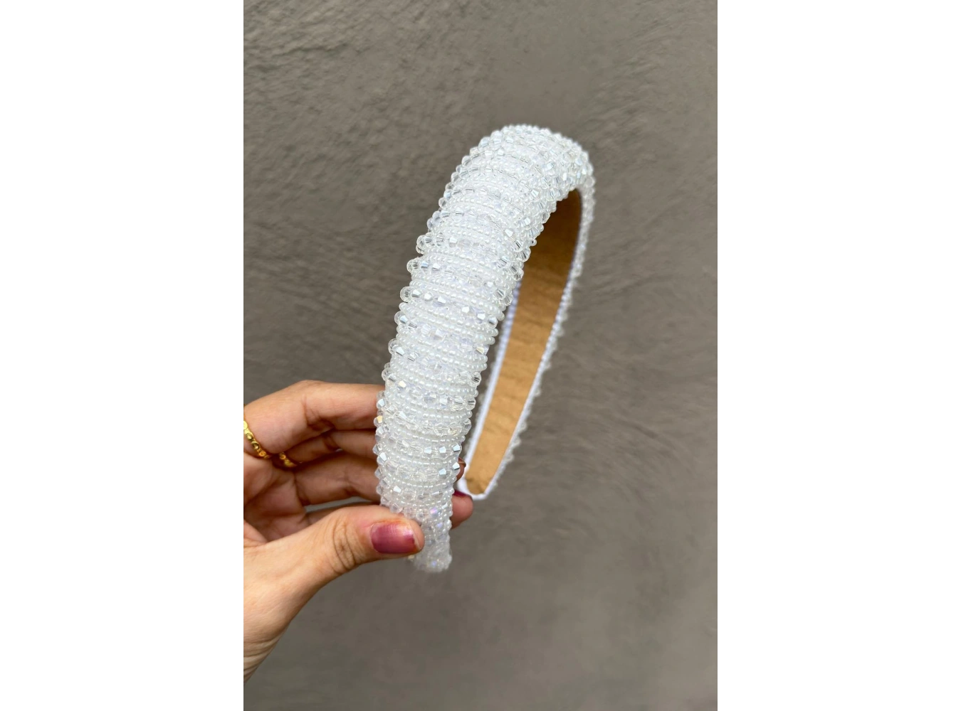 Beyaz Renk Kristal Taş Detaylı Taç