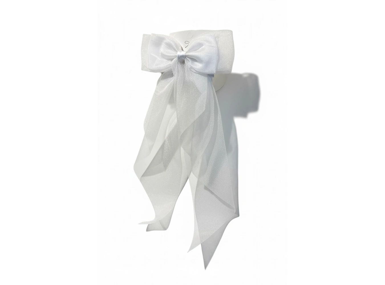 Beyaz Renk Kurdele Detaylı Pens Toka